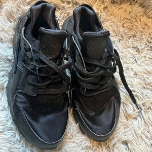 Nike Air Hurraches All Black